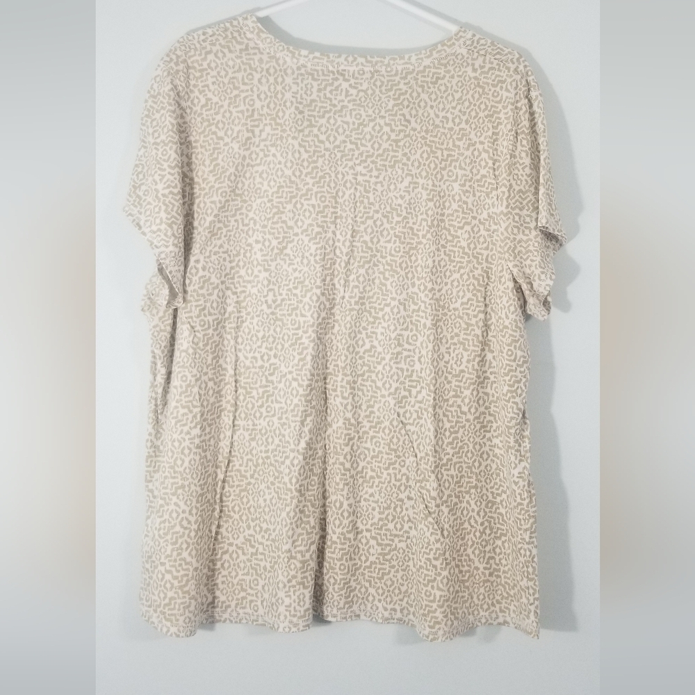 Liz Claiborne Womens Plus Size 1X V-neck Short Sleeve Blouse. Super Soft! EUC. - Picture 5 of 5